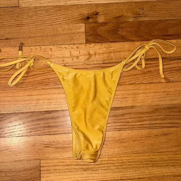 De Rococo String Bikini Set - Picture 7 of 7